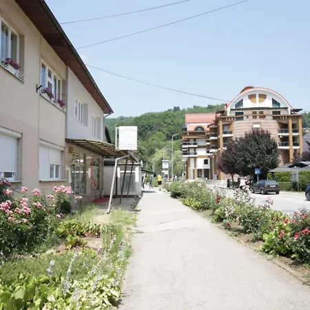 Centar * 福伊尼察